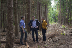 v.l.n.r.: Christian Hierneis (Bund Naturschutz), Florian von Brunn (SPD), Alexander Schmitt-Geiger (Perlacher Forstverein)